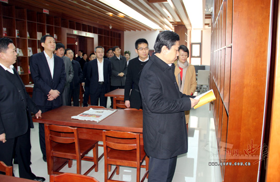 济宁市委书记王艺华来我市调研文化建设工作