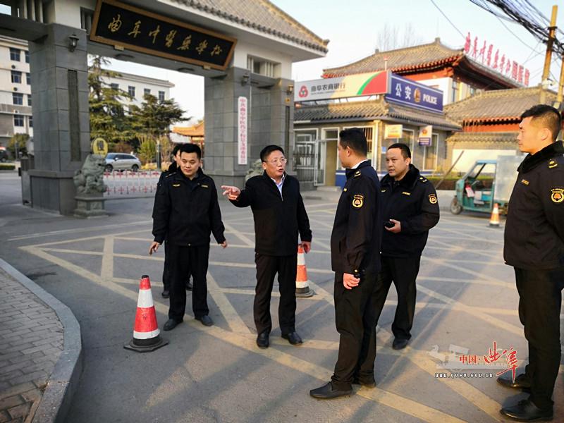 曲阜市综合行政执法局整治占道经营净化市容市貌